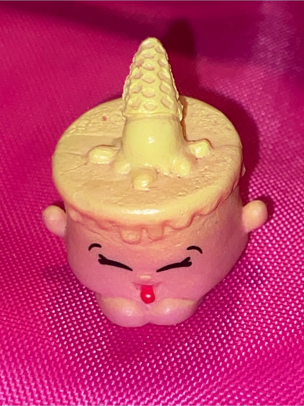 Shopkins Season 5 "Ice Cream Kate" figurine